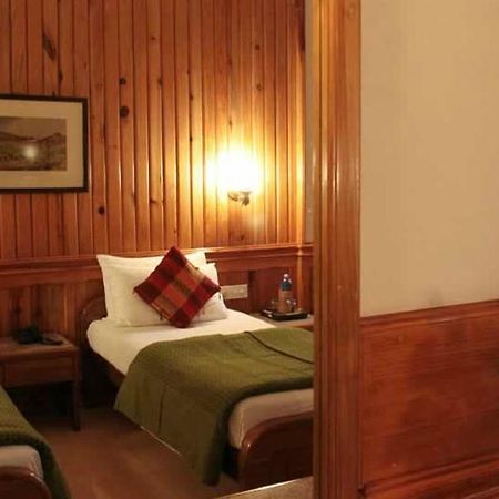 שילונג Hotel Centre Point מראה חיצוני תמונה