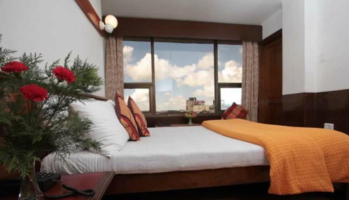 שילונג Hotel Centre Point מראה חיצוני תמונה