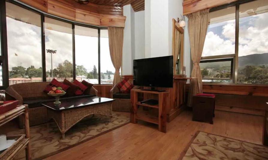שילונג Hotel Centre Point מראה חיצוני תמונה